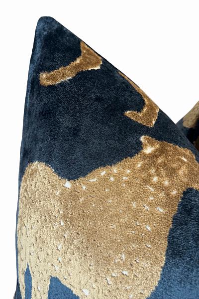 Luxury Navy Blue Velvet Cheetah Pillow Cover, Gold Animal Print Decorative Cushion